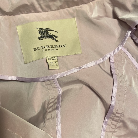 Burberry lavender raincoat like new - Picture 5 of 7